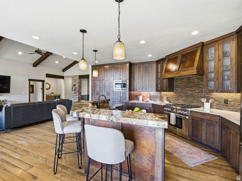 Image 14 of property listing at 402 SHADOW HILL RD, Wanship, UT 84017