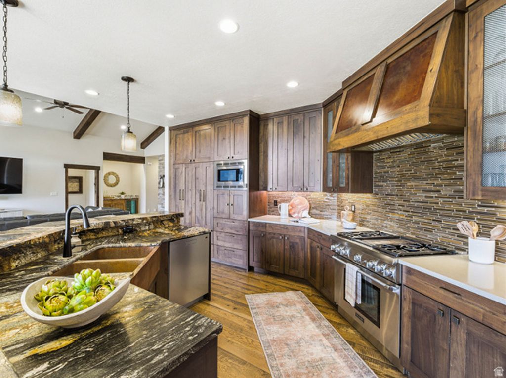 Image 15 of property listing at 402 SHADOW HILL RD, Wanship, UT 84017