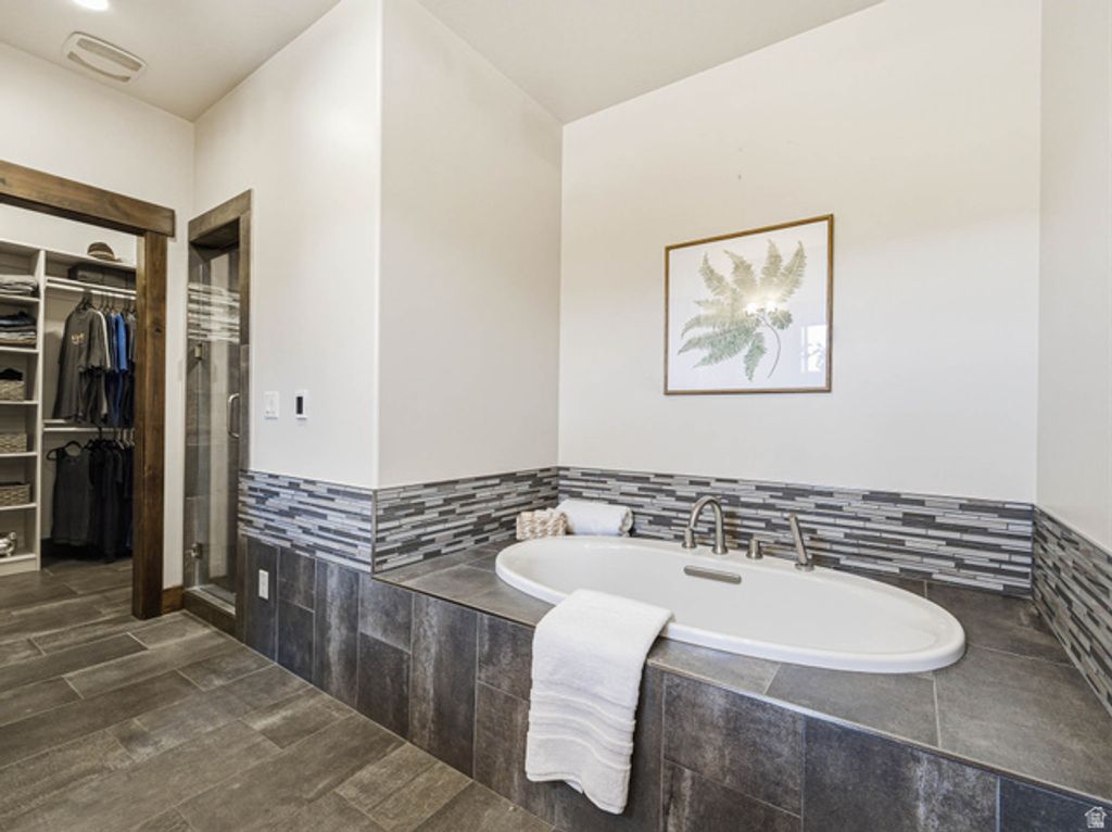 Image 28 of property listing at 402 SHADOW HILL RD, Wanship, UT 84017