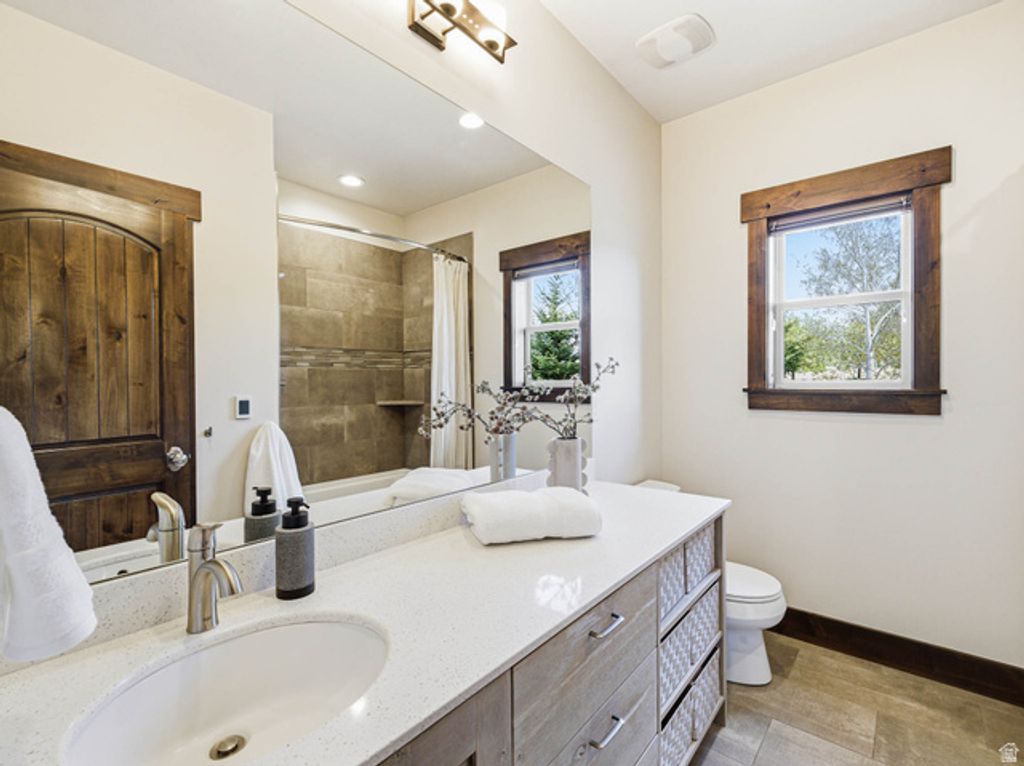Image 37 of property listing at 402 SHADOW HILL RD, Wanship, UT 84017