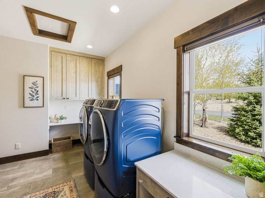 Image 40 of property listing at 402 SHADOW HILL RD, Wanship, UT 84017