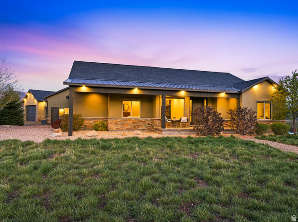 Image 5 of property listing at 402 SHADOW HILL RD, Wanship, UT 84017