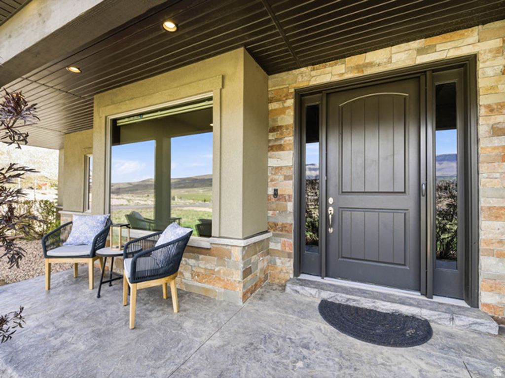 Image 6 of property listing at 402 SHADOW HILL RD, Wanship, UT 84017