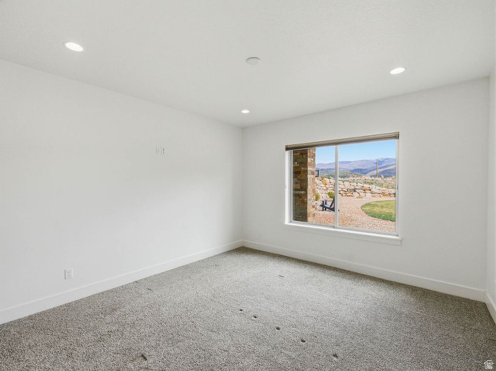 Image 61 of property listing at 402 SHADOW HILL RD, Wanship, UT 84017