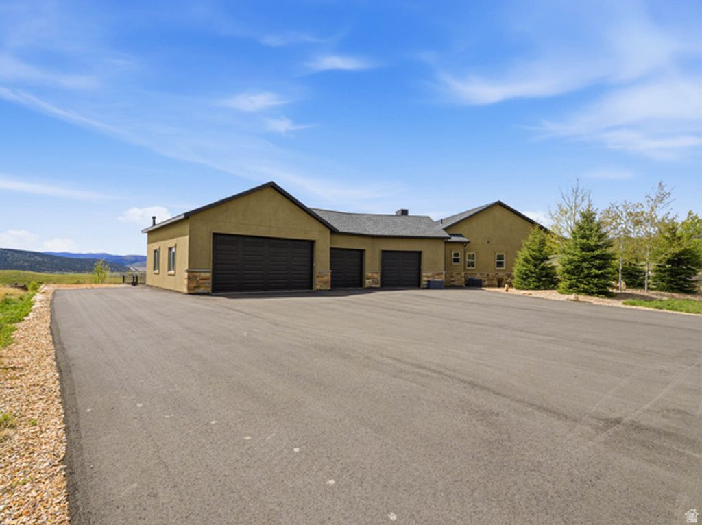 Image 68 of property listing at 402 SHADOW HILL RD, Wanship, UT 84017