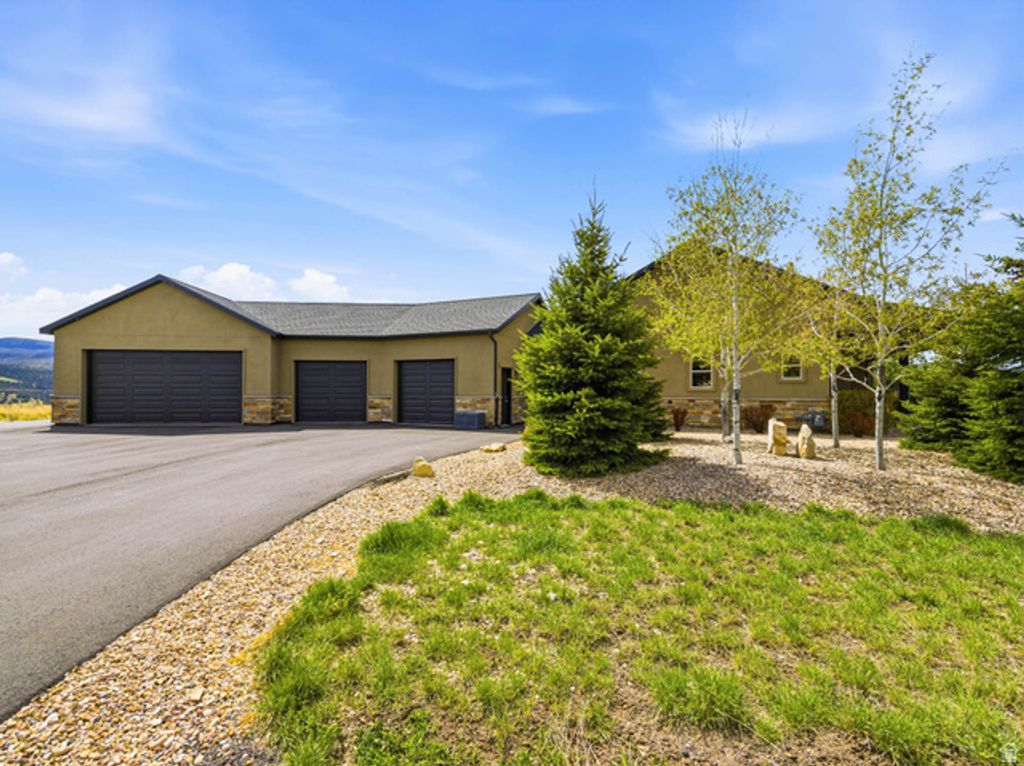 Image 69 of property listing at 402 SHADOW HILL RD, Wanship, UT 84017