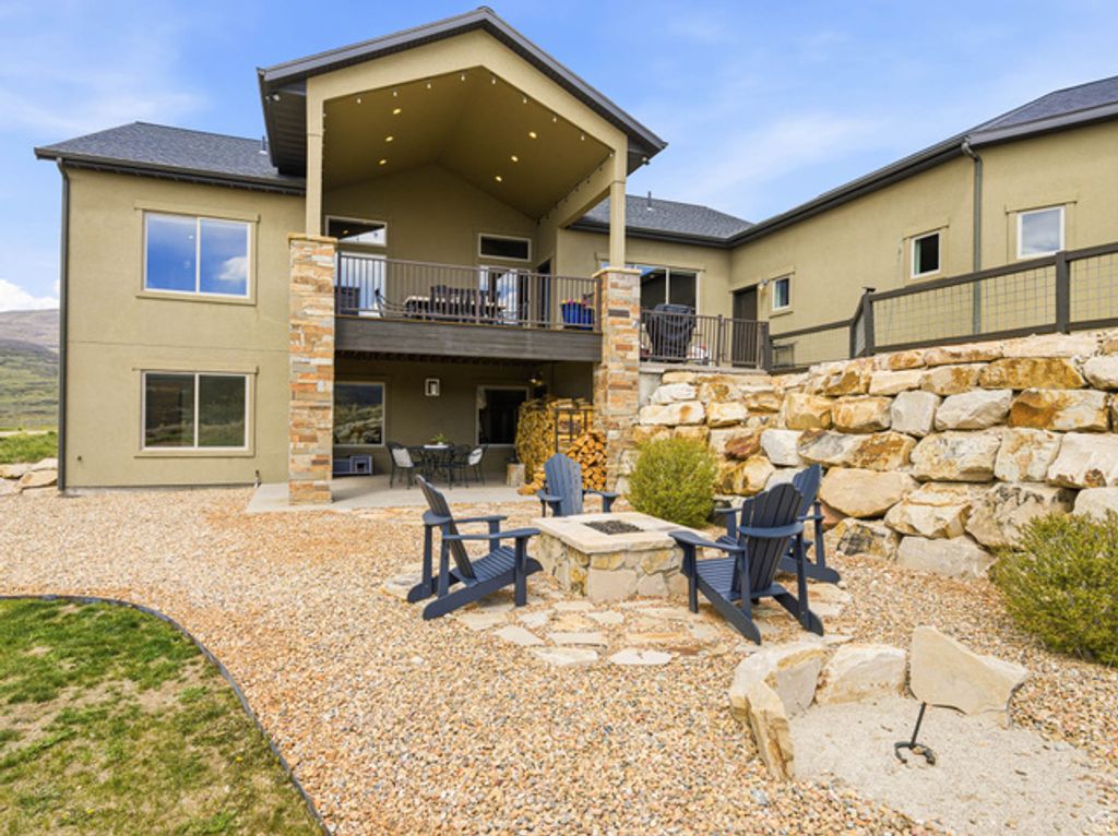 Image 71 of property listing at 402 SHADOW HILL RD, Wanship, UT 84017