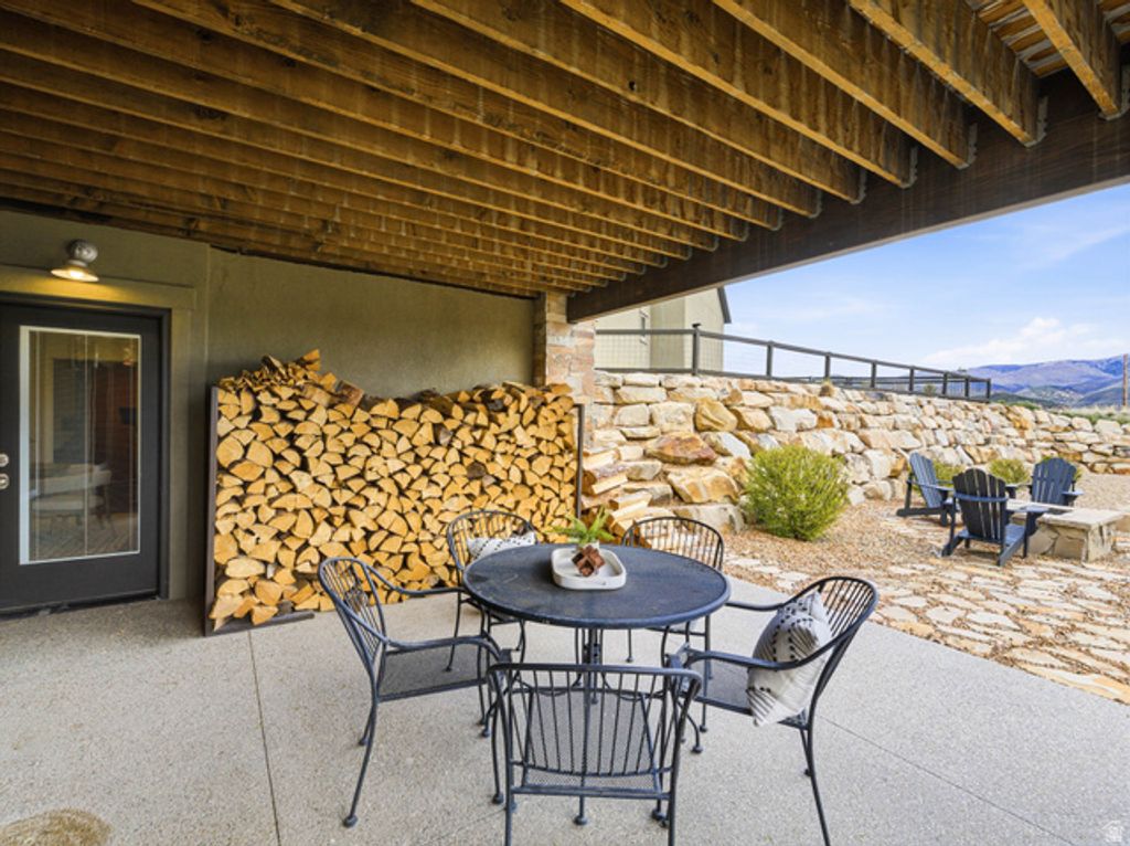 Image 72 of property listing at 402 SHADOW HILL RD, Wanship, UT 84017