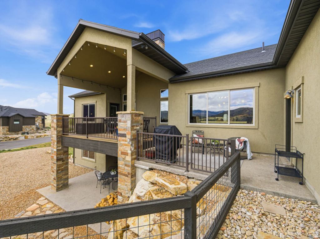 Image 75 of property listing at 402 SHADOW HILL RD, Wanship, UT 84017