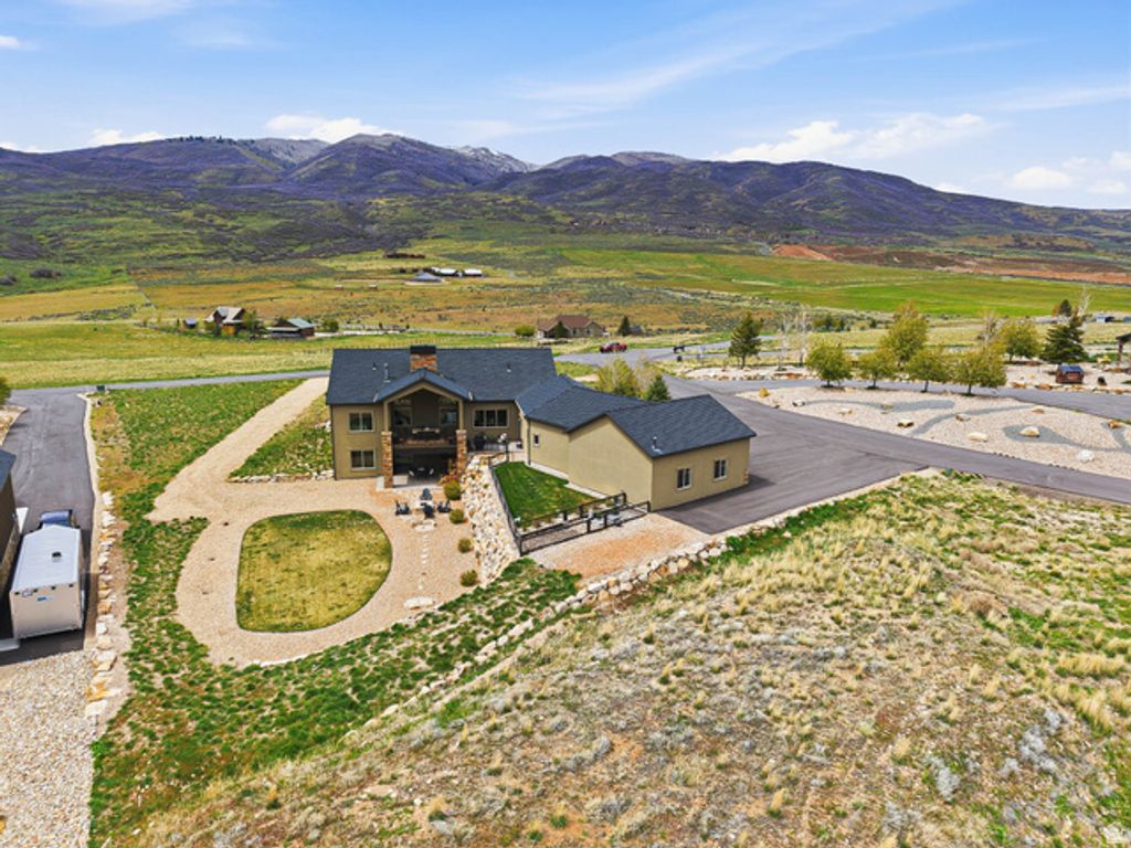 Image 87 of property listing at 402 SHADOW HILL RD, Wanship, UT 84017