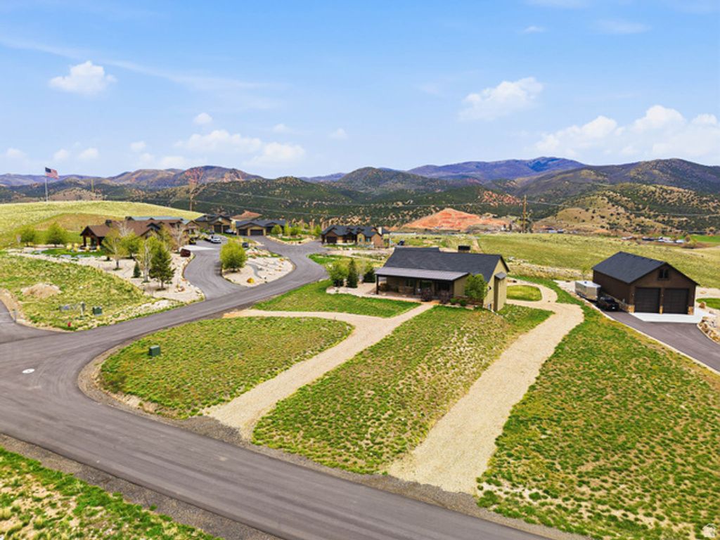 Image 88 of property listing at 402 SHADOW HILL RD, Wanship, UT 84017