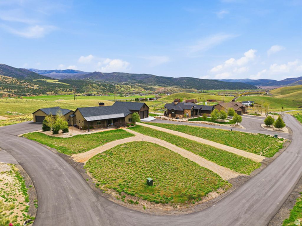 Image 89 of property listing at 402 SHADOW HILL RD, Wanship, UT 84017