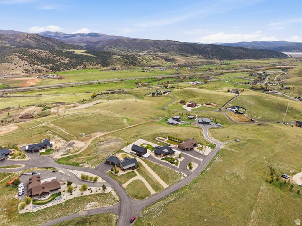 Image 93 of property listing at 402 SHADOW HILL RD, Wanship, UT 84017