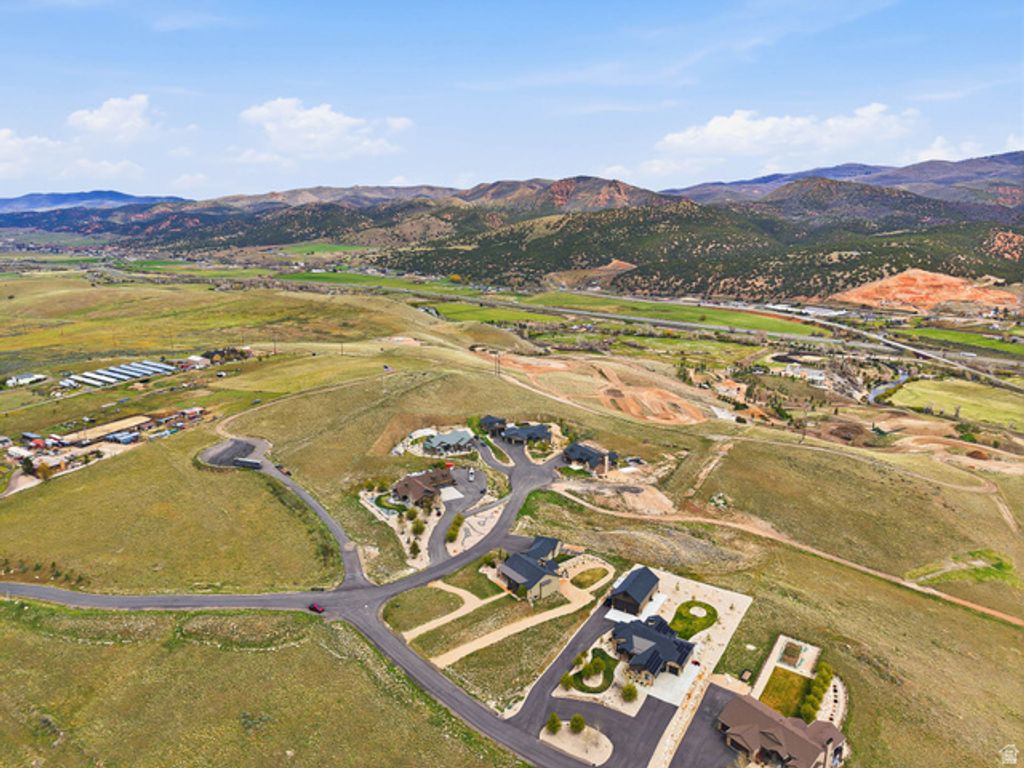 Image 94 of property listing at 402 SHADOW HILL RD, Wanship, UT 84017