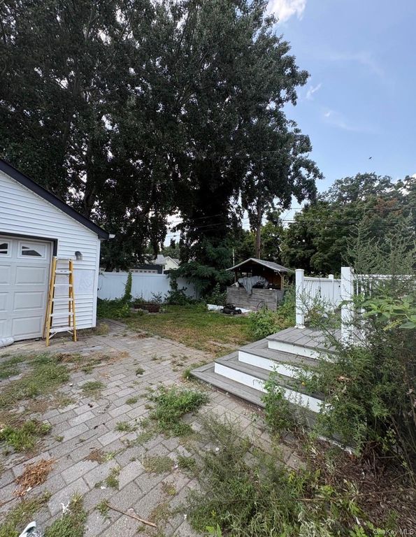 38 Jackson Avenue, Bayville, NY 11709 — photo 3