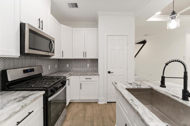 6736 Paris Street, Houston, TX 77021
