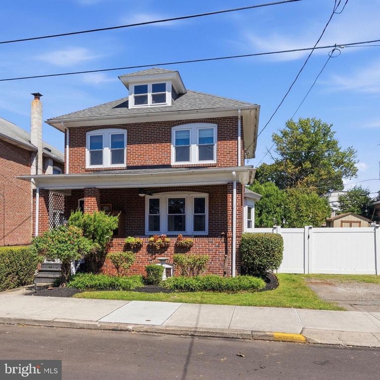 1027 SOUTH ST, POTTSTOWN, PA 19464 — photo 2