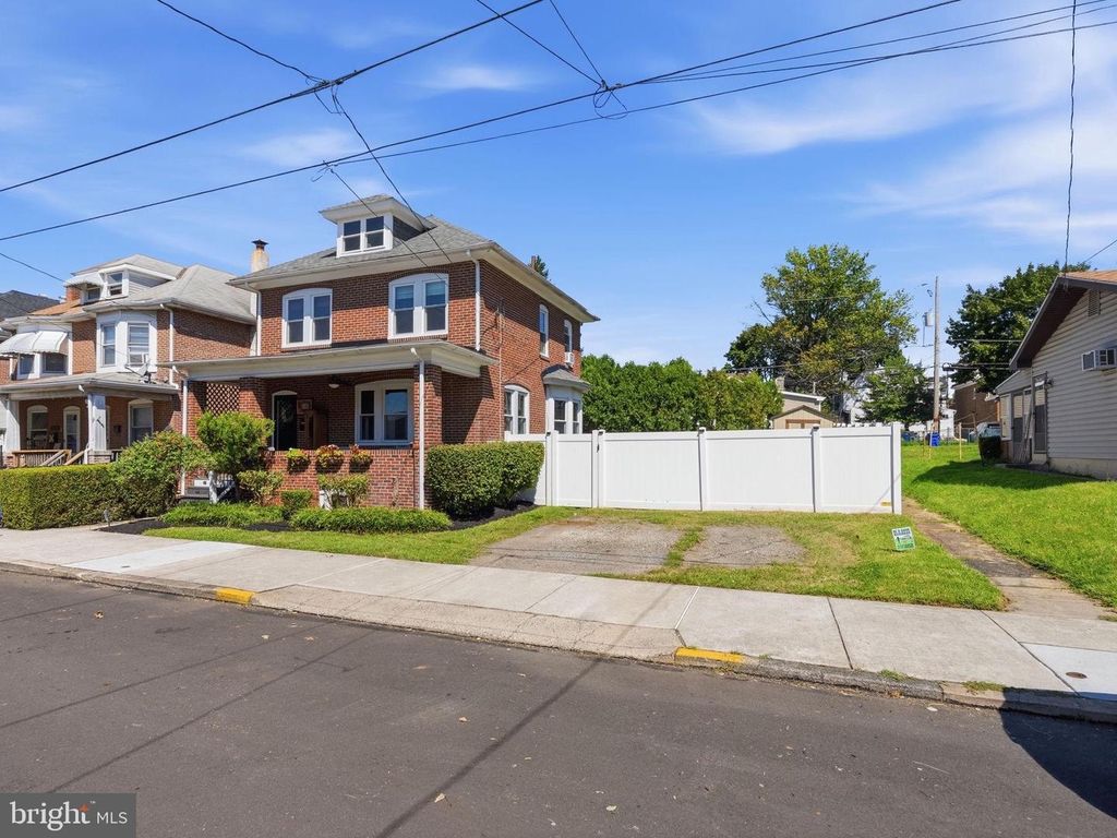 1027 SOUTH ST, POTTSTOWN, PA 19464 — photo 4