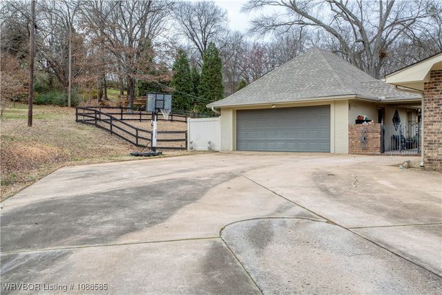 1 Berry Hill Road, Fort Smith, AR 72903