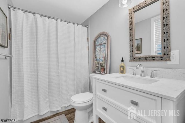 28 Bay Avenue, Keansburg, NJ 07734