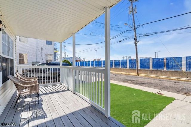 28 Bay Avenue, Keansburg, NJ 07734