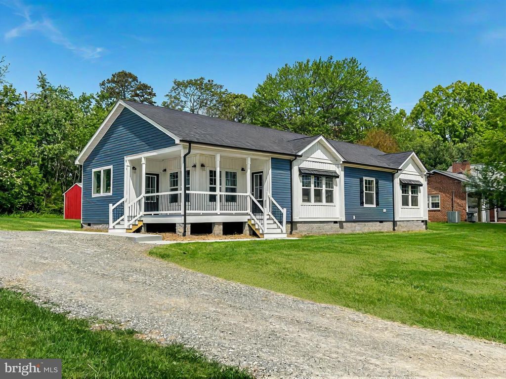 104 HENSON AVE, Louisa, VA 23093