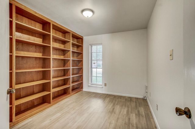 9913 Oak Hollow DR, Austin, TX 78758
