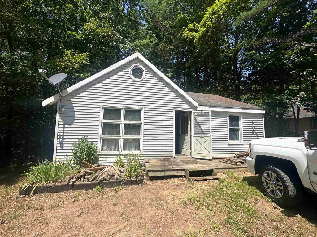 11 Lakeshore Drive, Barnstead, NH 03225