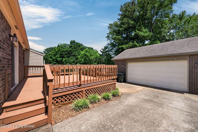 10902 Conti Ln, Jeffersontown, KY 40299