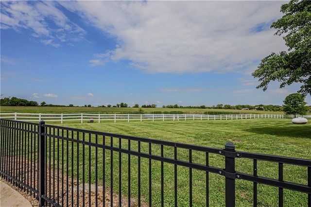 26528 S Metcalf Road, Louisburg, KS 66053