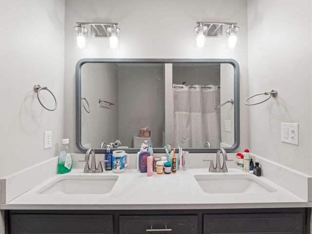 90 Fall DR, Collinsville, VA 24078