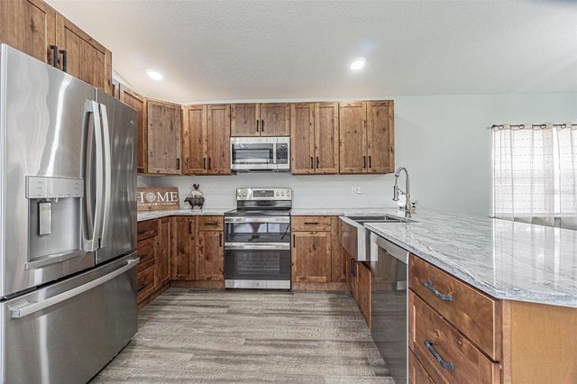 301 SUGAR CREEK DRIVE, Plant City, FL 33563