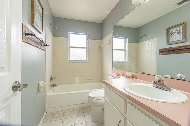 301 SUGAR CREEK DRIVE, Plant City, FL 33563