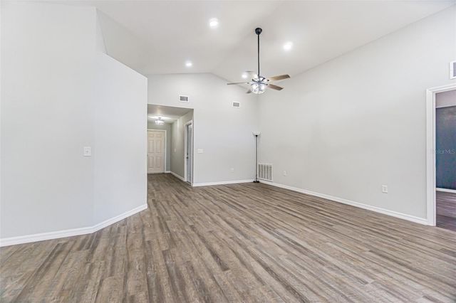 301 SUGAR CREEK DRIVE, Plant City, FL 33563