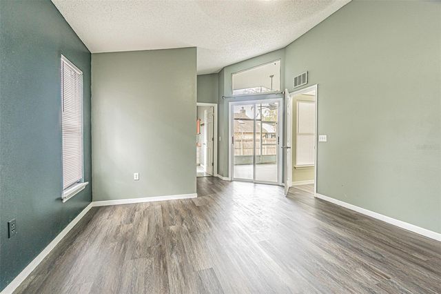 301 SUGAR CREEK DRIVE, Plant City, FL 33563