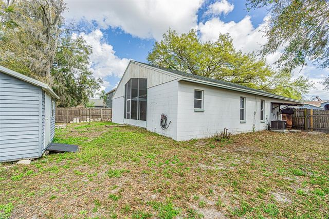 301 SUGAR CREEK DRIVE, Plant City, FL 33563