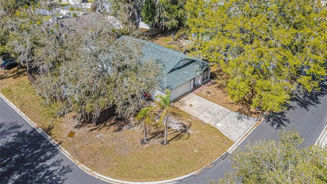 301 SUGAR CREEK DRIVE, Plant City, FL 33563