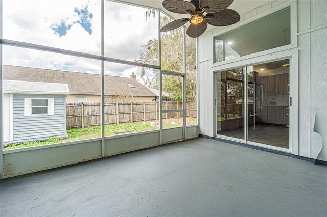 301 SUGAR CREEK DRIVE, Plant City, FL 33563