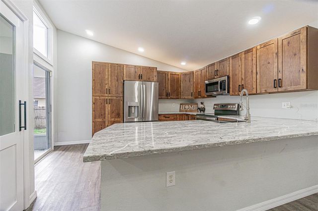 301 SUGAR CREEK DRIVE, Plant City, FL 33563