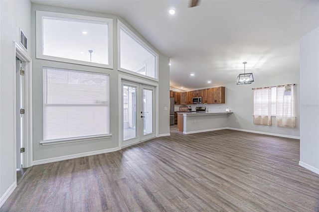 301 SUGAR CREEK DRIVE, Plant City, FL 33563