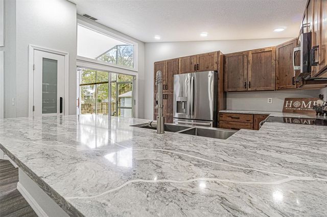 301 SUGAR CREEK DRIVE, Plant City, FL 33563