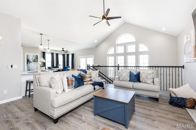 5 Pioneer Trail, Glen Carbon, IL 62034