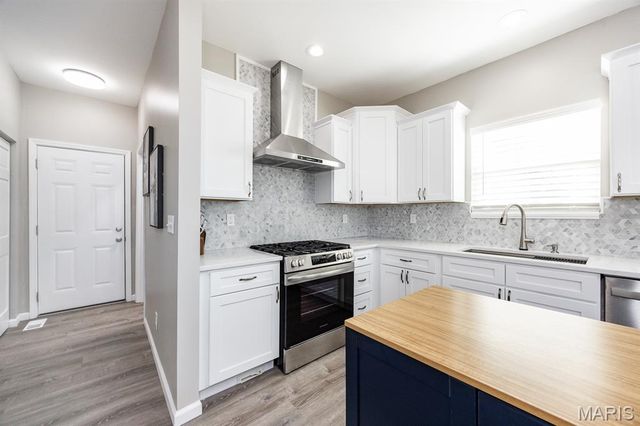 5 Pioneer Trail, Glen Carbon, IL 62034