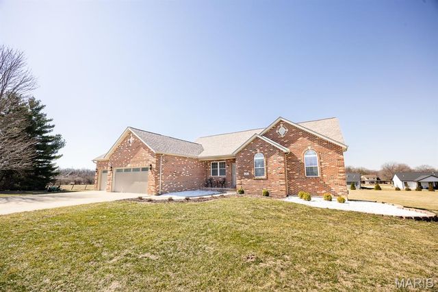 5 Pioneer Trail, Glen Carbon, IL 62034