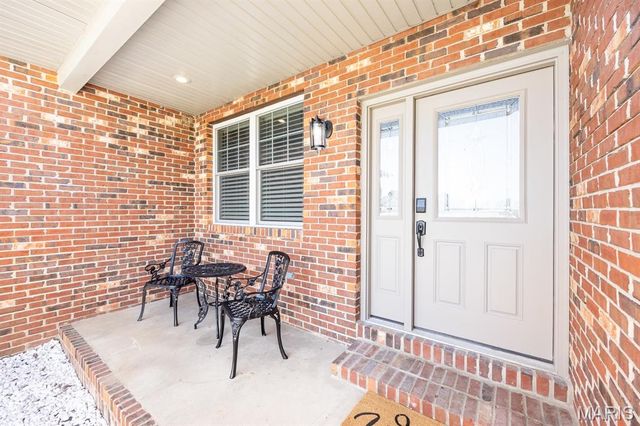 5 Pioneer Trail, Glen Carbon, IL 62034