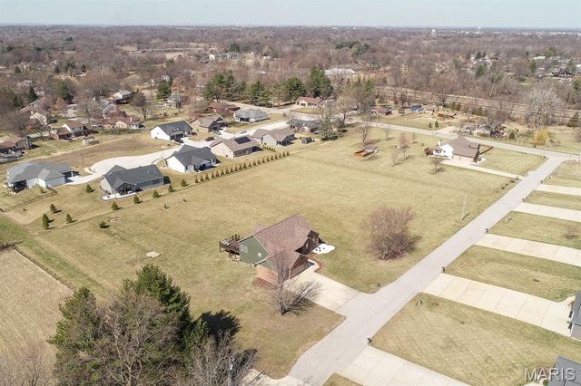 5 Pioneer Trail, Glen Carbon, IL 62034