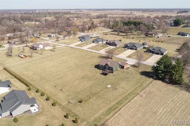 5 Pioneer Trail, Glen Carbon, IL 62034
