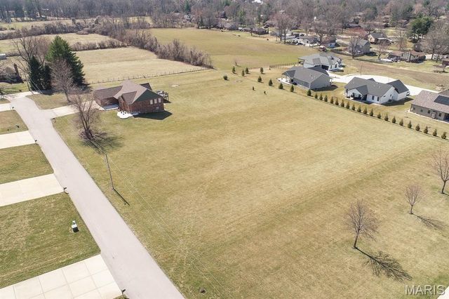 5 Pioneer Trail, Glen Carbon, IL 62034