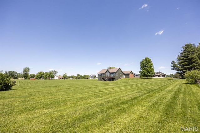 5 Pioneer Trail, Glen Carbon, IL 62034