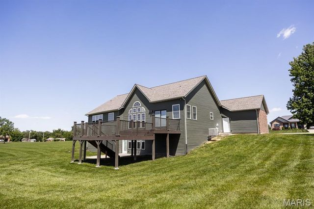 5 Pioneer Trail, Glen Carbon, IL 62034